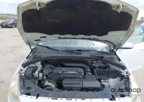 2013 Volvo S60 T5/T5 Platinum/T5 Premier/T5 Premier Plus z USA, uszkodzony, nr VIN YV1612FS5D1232616